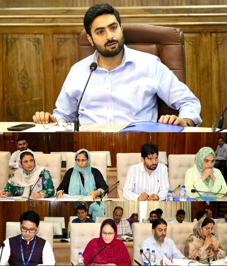 'DC Srinagar Chairs DLRC/DCC Meeting; Reviews Bank Performance in Govt Scheme Implementation Stresses Need for Timely Scrutiny, Sanction, and Disbursement of Credit to Beneficiaries'